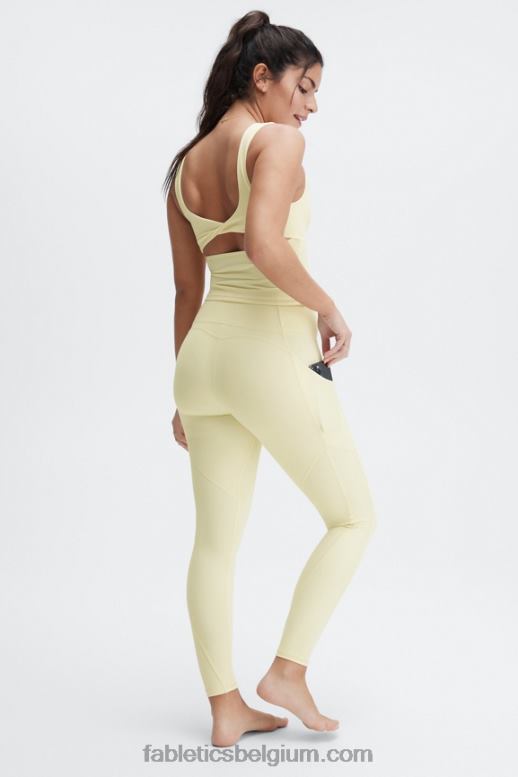 karnemelk vrouwen oasis twist ingebouwde beha tanktop Fabletics LH20J1499